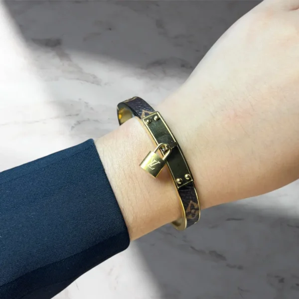 Louis Vuitton Bracelet with Lock Charm - Signature Design - Image 4